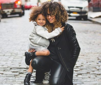 mother-pose-with-daughter